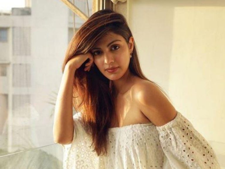 Rhea back on Instagram