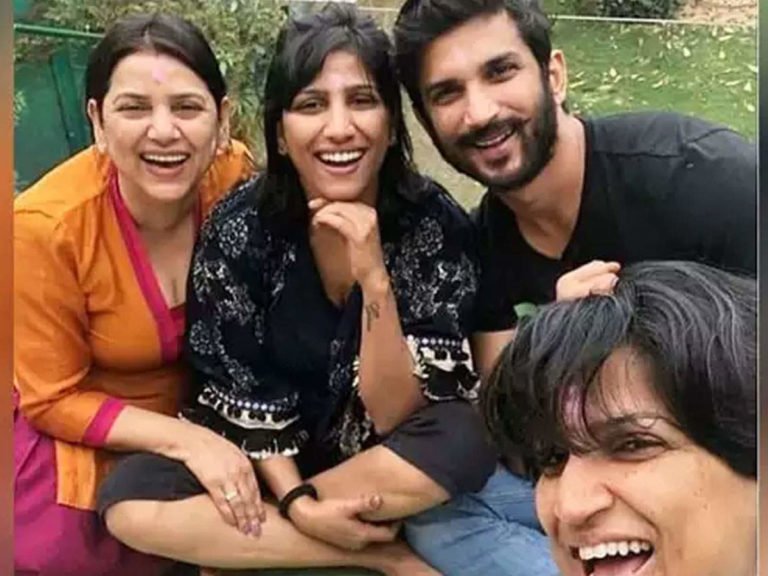 Sushant with sister