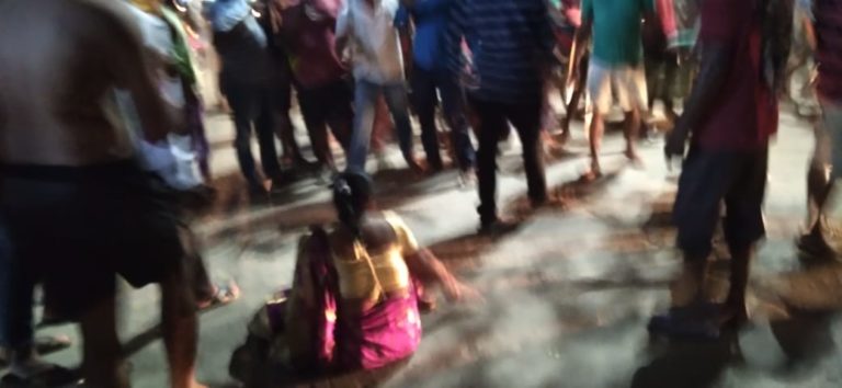 police beat woman for not wearing mask in Cttack