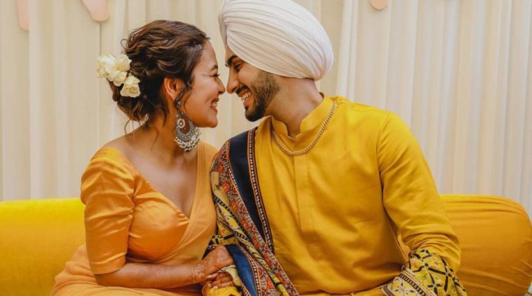 Neha Kakkar Flaunts Her Baby Bump