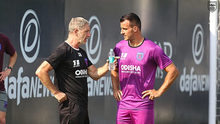 OFC coach Stuart Baxter & Steven Taylor