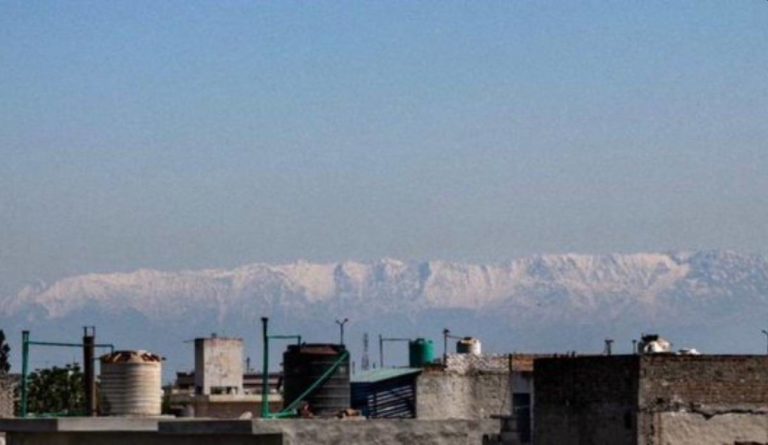 himalayas visible from jalandar lockdown