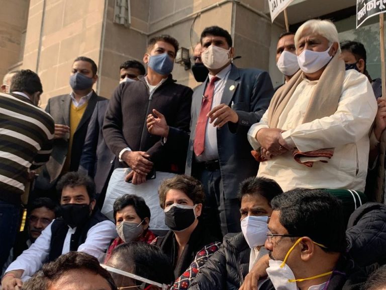 Priyanka gandhi detained by police