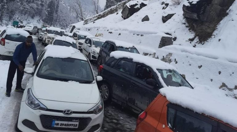 Over 300 Tourists Stranded Near Atal Tunnel After Snowfall Rescued