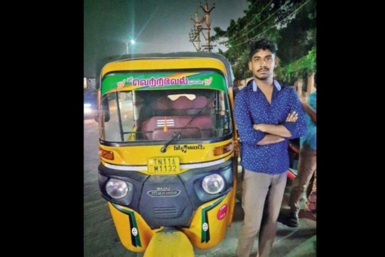 auto driver returns bag containing gold