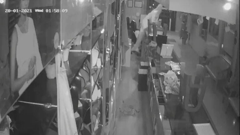 Jewellery Shop Employee Steals Rs 13 Crore Gold Wearing PPE Kit