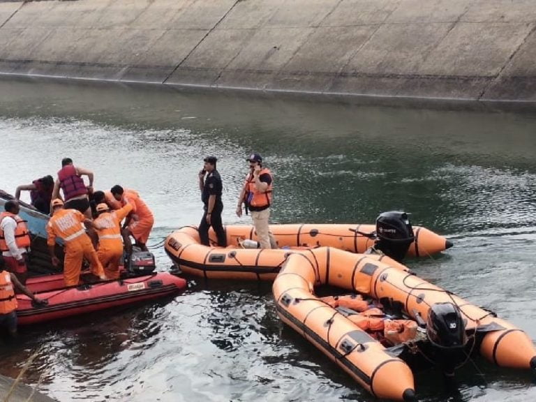 35 Killed After Bus Plunges Into Canal