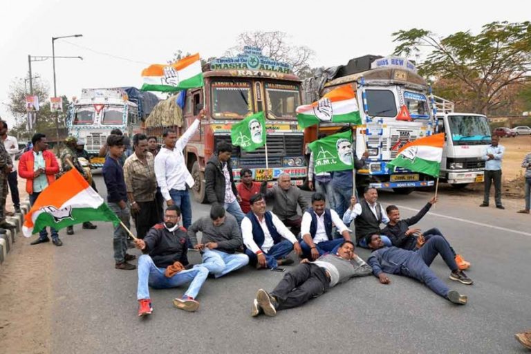 farmers road blockade