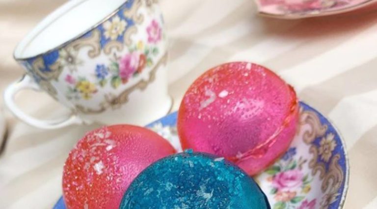 (Watch) How Tea Bombs Are Made!