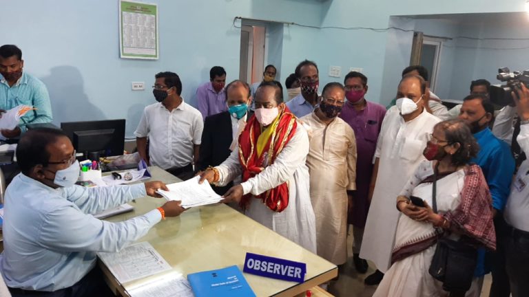 Congress candidate files nomination papers