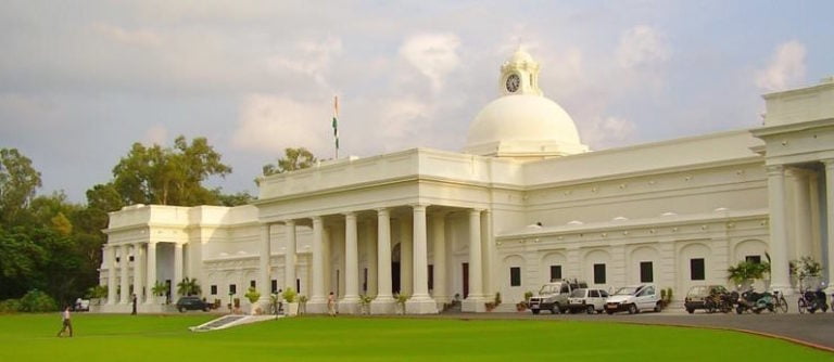 How IIT Roorkee Developed Sensor To Detect Schizophrenia & Parkinson’s At An Early Stage
