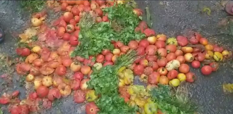 [Watch] Farmers & Hawkers Dump Vegetables On Road In Odisha Town