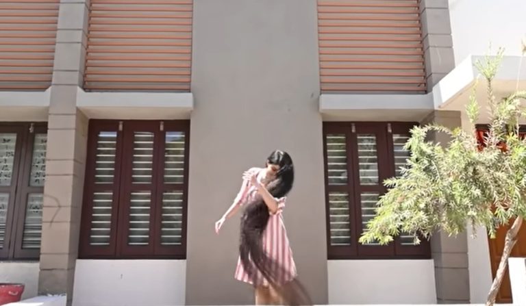teenager with world's longest hair