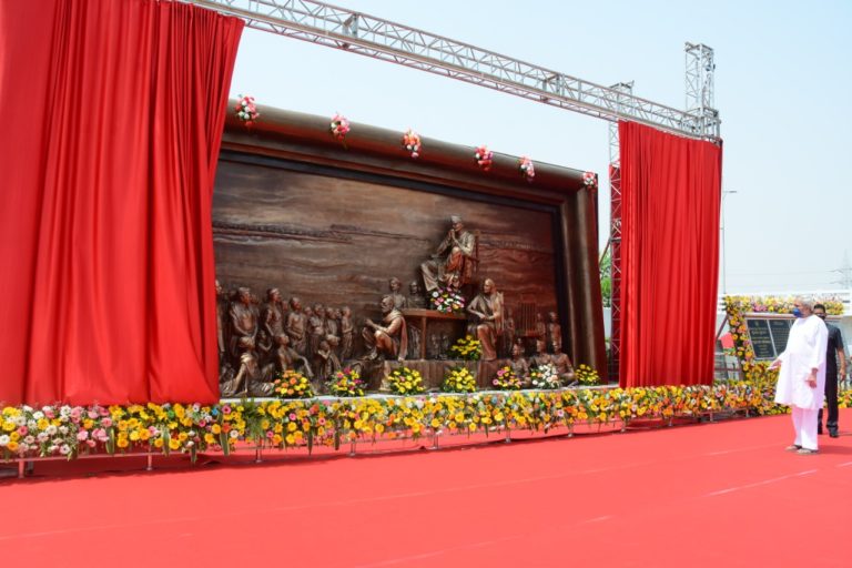 Naveen Unveils Bronze Statue Of Utkalmani Gopabandhu Das & Mural On Mahatma Gandhi’s visit To Odisha