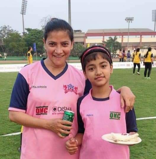 sabnam with her daughter