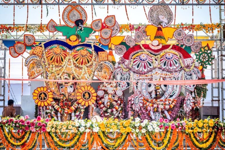 Lord Jagannath & Siblings Don Hati Besha On Snana Mandap