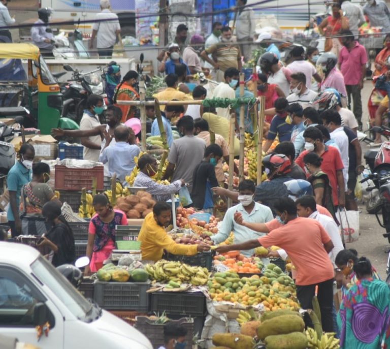 COVID Norms Thrown To Winds In Bhubaneswar Markets
