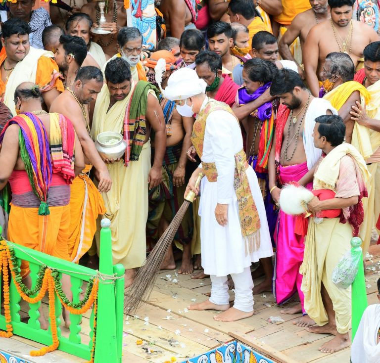 Puri Royal Scion’s Unique Chhera Pahanra Feat: Dibyasingha Deb Scores A Fifty