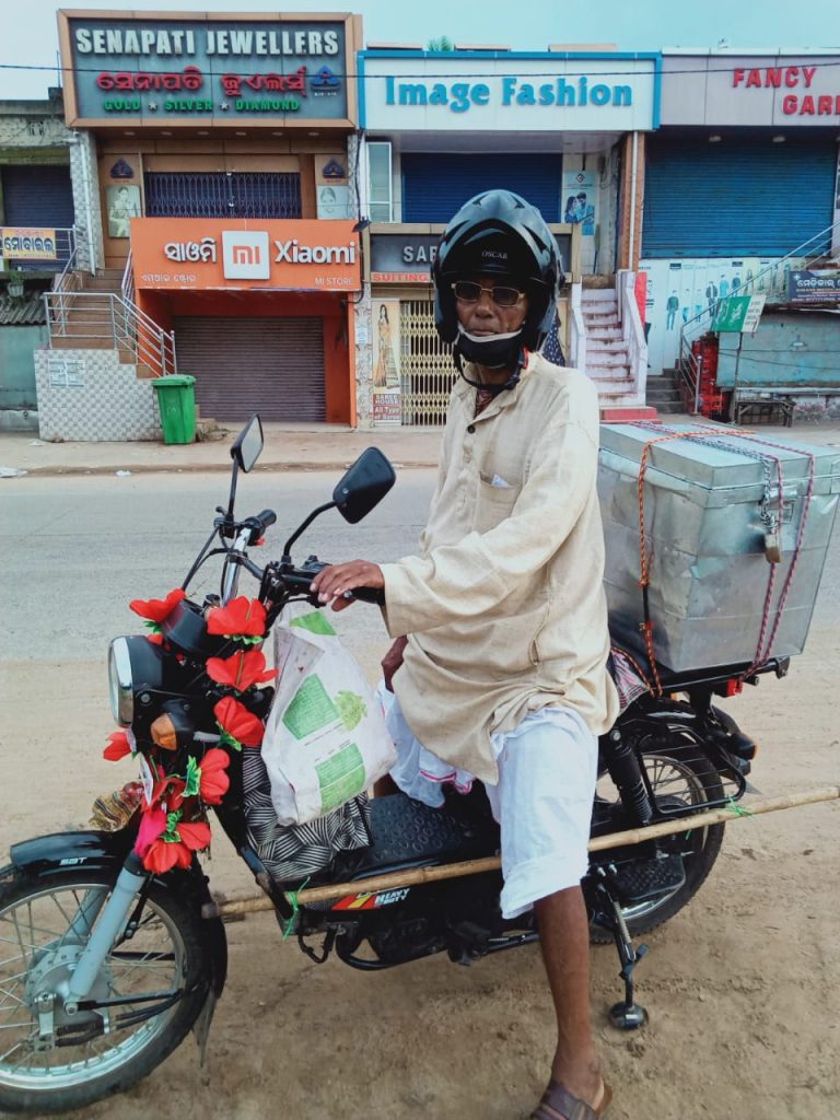 Ganjam’s Elderly Man Reaches Starving Family With Aid