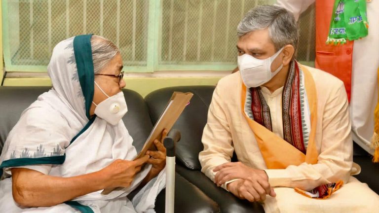 Ashwini Vaishnaw Meets Padma Awardee Shanti Devi In Rayagada