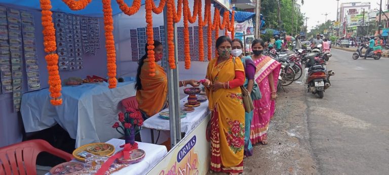 Specially Handmade Rakhis & Thalis By These Odisha Women In Great Demand