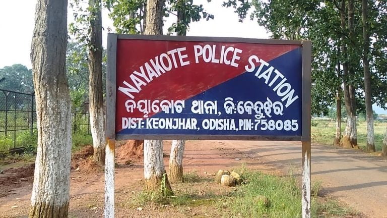 Girl hangs self after killing sister