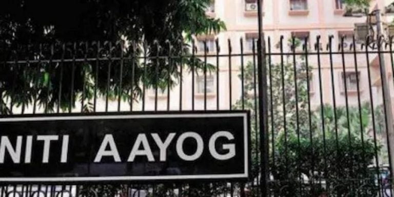 niti aayog below poverty line