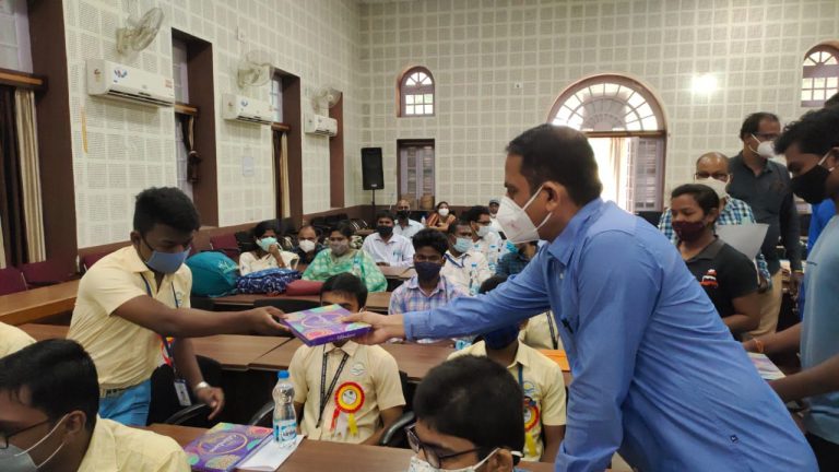 Keonjhar First Odisha District To Give Scholarship To Meritorious Class X Students In OAVs