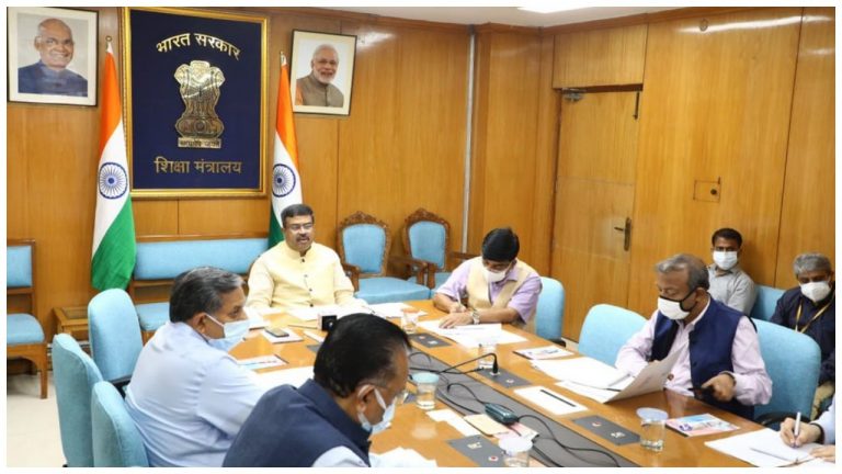 Dharmendra Call To Central Varsities To Fill Up 6,000 Posts By October