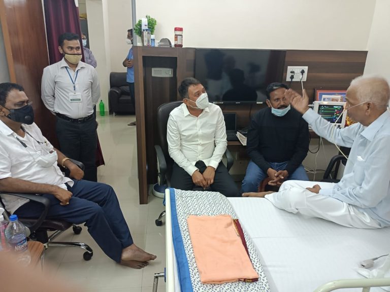 Ministers meet LoP at AIIMS