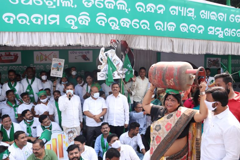 BJD Stages Protest Over Rising Prices; Oppn Terms It Diversionary Tactic Amid Cry For Minister’s Scalp