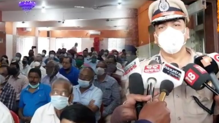 Cops Conduct Cyber Crimes Awareness For Senior Citizens In Cuttack