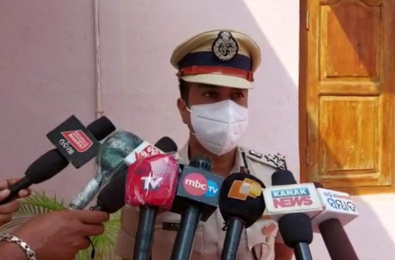 Police DIG (West) Visits Odisha’s Keonjhar Over Bomb Attack On MLA Mohan Majhi