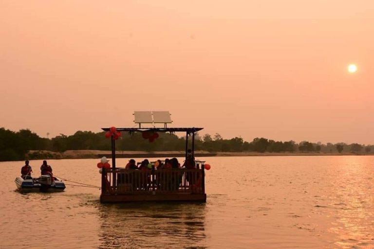 Feel The Mahanadi Breeze As You Dine At This Floating Restaurant In Odisha; Know How To Book Seats