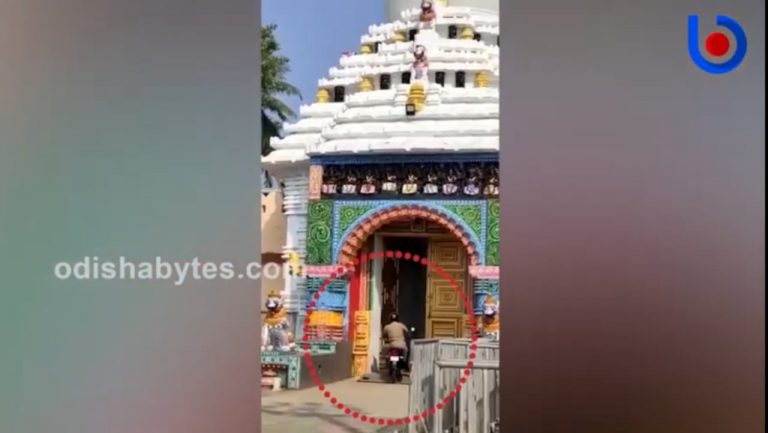 Showcause Notice To Cop Who Rode Bike Into Gundicha Temple In Odisha’s Puri