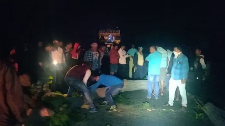 Armed Robbers Block Bhubaneswar-Bound Bus Route With Logs; Know What Happened Next