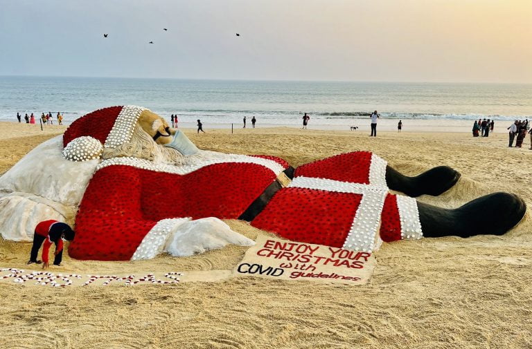 World Celebrates Christmas With Sudarsan Pattnaik’s Biggest Santa Claus Sand Art On Puri Beach!