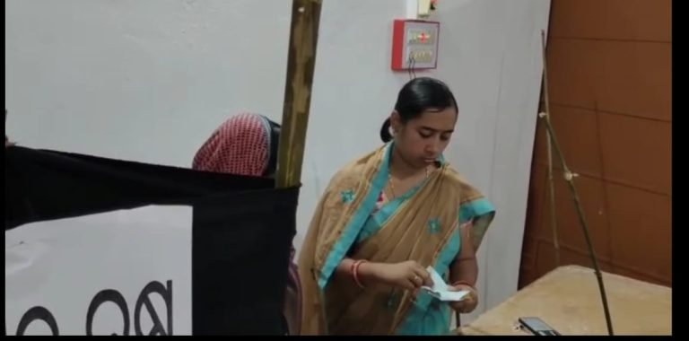 Panchayat Election: Woman Relative Of Candidate Accused Of Poll Rigging In Odisha’s Bhadrak [Watch]
