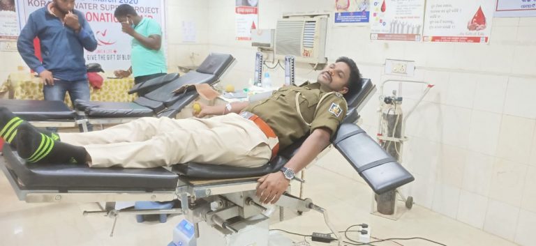 police donate blood