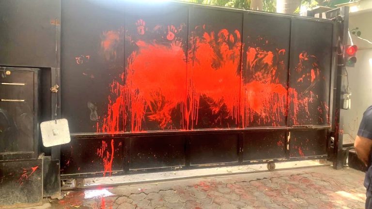 Kejriwal house attacked