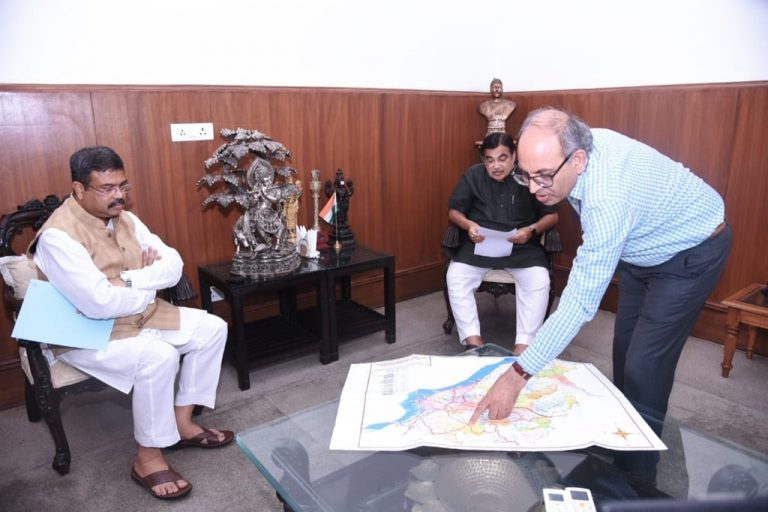 Dharmendra Pradhan Meets Union Minister Gadkari; Seeks Early Completion Of 4 Highway Projects In Odisha