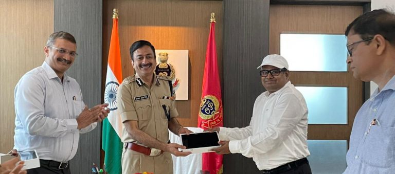 Transport Dept Presents 150 Tabs To Odisha Police Under IRAD Project
