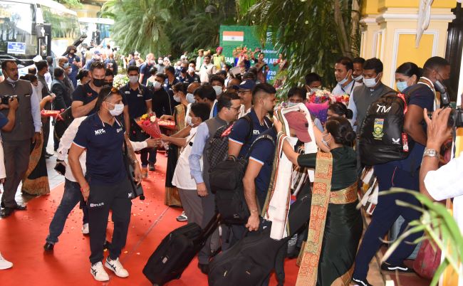 India, SA arrive for Barabati T20I 