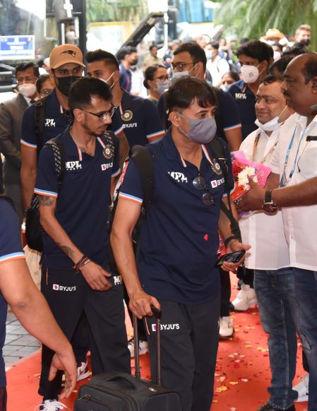 India, SA arrive for Barabati T20I 