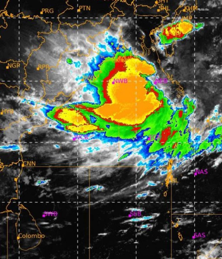low pressure over bay of bengal