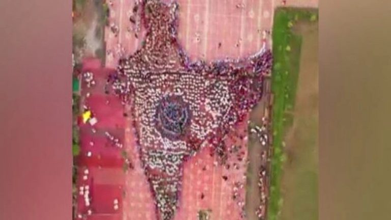 world record india map human chain