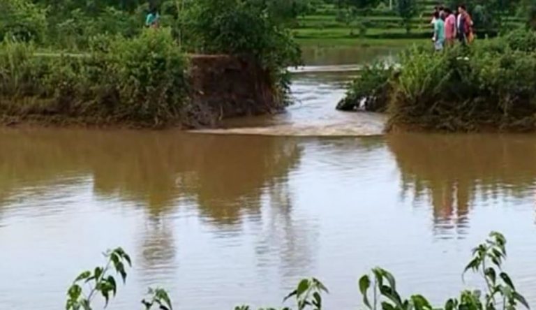 Breach In Indravati Canal Inundates Paddy Fields, Villages In Odisha’s Kalahandi