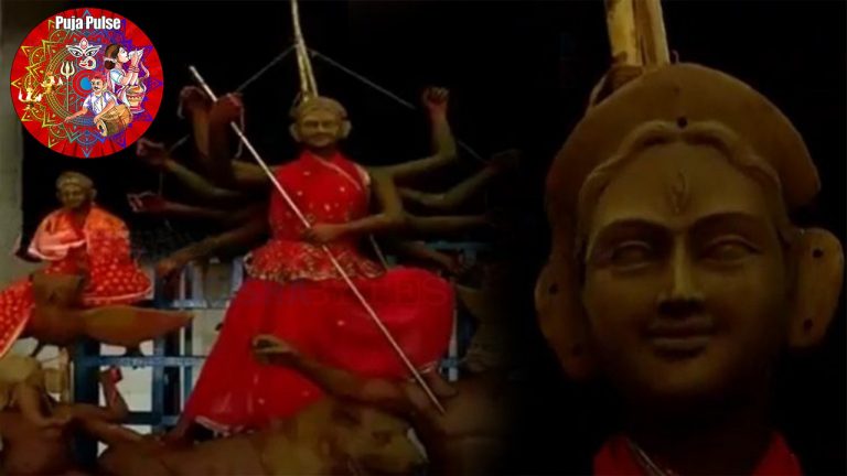 [Watch] This Durga Puja Pandal In Bhubaneswar Recreates The Beauty Of Varanasi Ghats