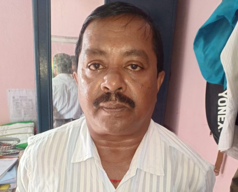 deogarh Junior Engineer vigilance raid