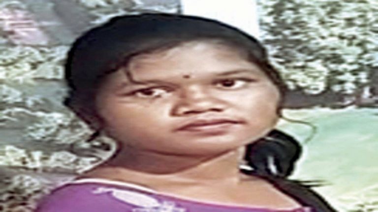 Odisha Tribal Girl Who Stopped Her Own Marriage To Meet Smriti Irani In New Delhi